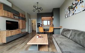 Riverview Apartment - Free Private Parking